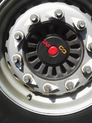 Białe wskaźniki luźnej nakrętki średnica 27mm