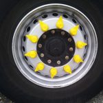 Nakładki na szpilki ze wskaźnikiem u podstawy 32mm, kolor żółty