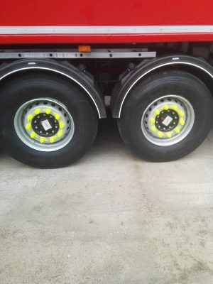 Nakładki na śruby fosfor ze wskaźnikiem u podstawy 32mm