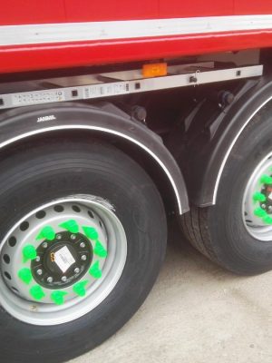 Nakładki fosforyzujące ze wskaźnikiem u podstawy zielone 32 mm