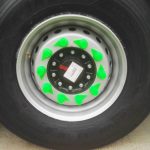 Nasadki na szpilki fosforyzujące ze wskaźnikiem u podstawy zielone 32 mm