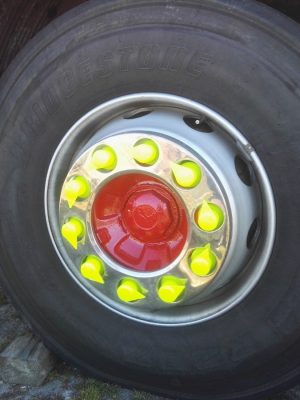 Nakładki ze wskaźnikiem na górze fosfor 32mm na kole